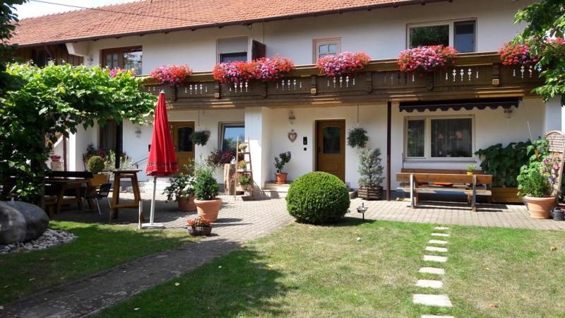Pension Zum Krug, Messe Muenchen Hergolding Exteriér fotografie