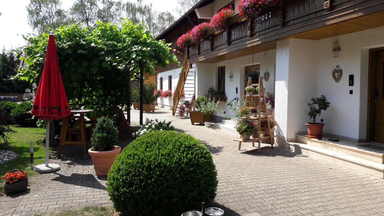 Pension Zum Krug, Messe Muenchen Hergolding Exteriér fotografie