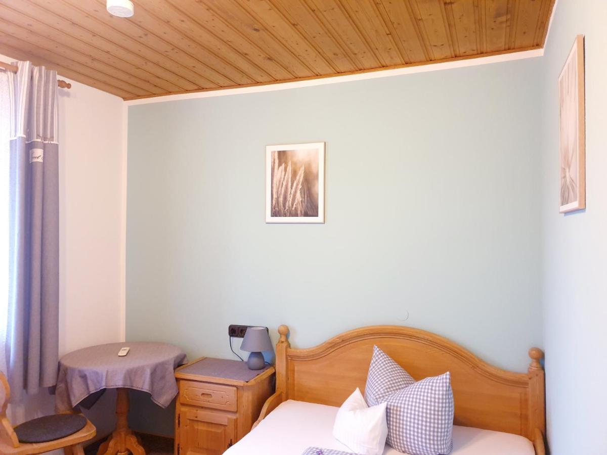 Pension Zum Krug, Messe Muenchen Hergolding Exteriér fotografie