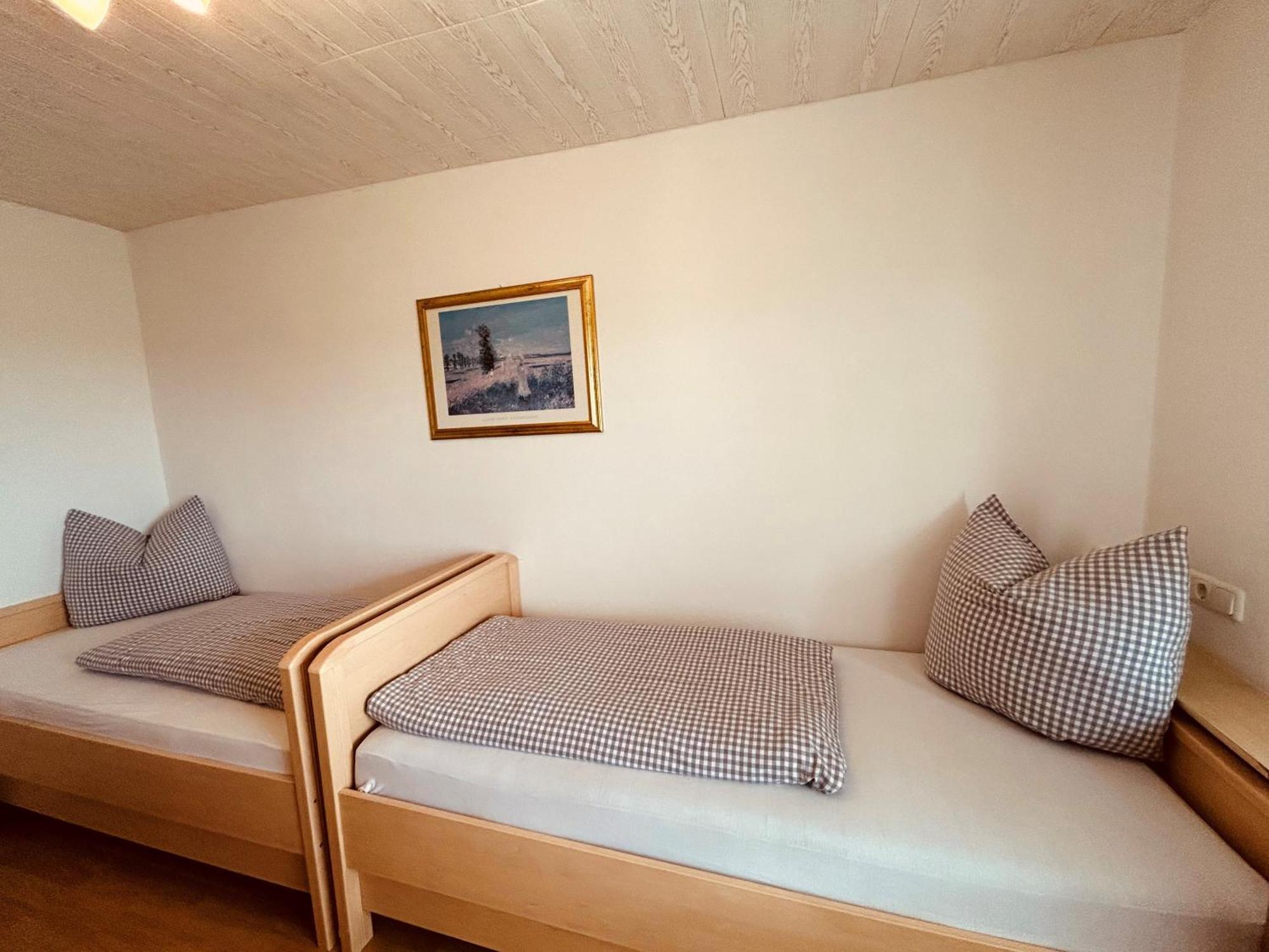 Pension Zum Krug, Messe Muenchen Hergolding Pokoj fotografie
